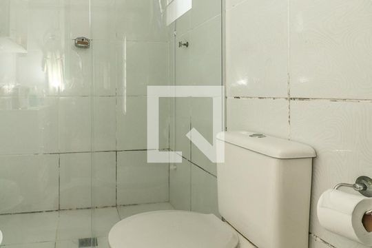 Banheiro de casa à venda com 3 quartos, 120m² em Rubem Berta, Porto Alegre