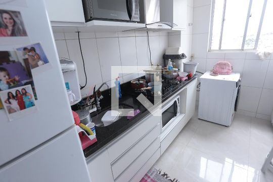 Cozinha de apartamento para alugar com 2 quartos, 65m² em Samambaia, Brasília