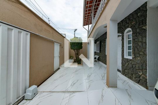 Entrada de casa para alugar com 4 quartos, 378m² em Jardim Alvorada, Belo Horizonte