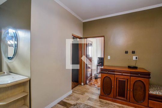 Sala de casa à venda com 4 quartos, 256m² em Santa Terezinha, Santo André