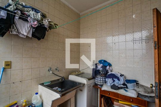 Área de Serviço de casa à venda com 4 quartos, 256m² em Santa Terezinha, Santo André
