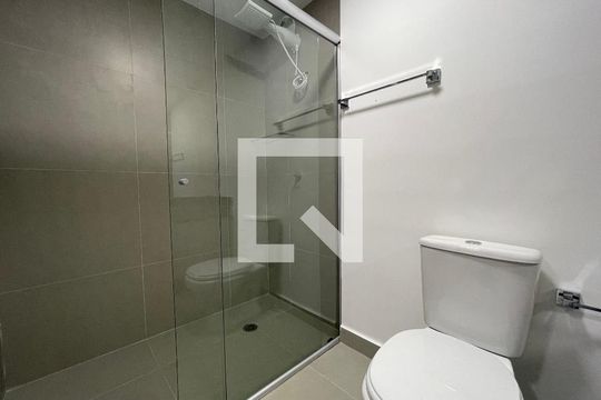 Banheiro de kitnet/studio à venda com 1 quarto, 34m² em Butantã, São Paulo
