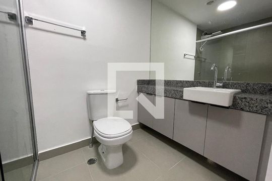 Banheiro de kitnet/studio à venda com 1 quarto, 34m² em Butantã, São Paulo