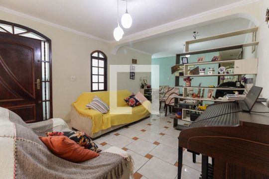 Sala de casa à venda com 3 quartos, 205m² em Vila Giordano, São Paulo