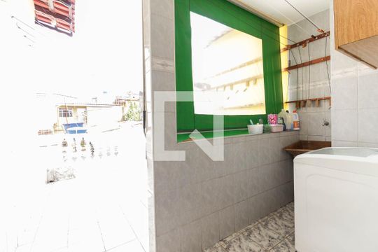 Área de Serviço de casa à venda com 3 quartos, 205m² em Vila Giordano, São Paulo