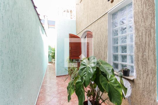 Área Externa de casa à venda com 3 quartos, 205m² em Vila Giordano, São Paulo
