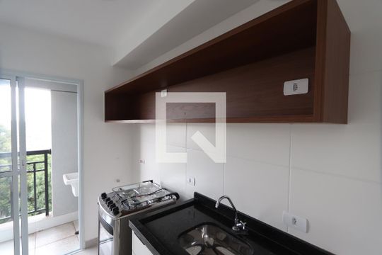 Cozinha de apartamento para alugar com 1 quarto, 27m² em Jardim Angela (zona Leste), São Paulo