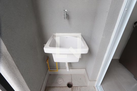 Varanda - detalhe tanque de apartamento para alugar com 1 quarto, 27m² em Jardim Angela (zona Leste), São Paulo