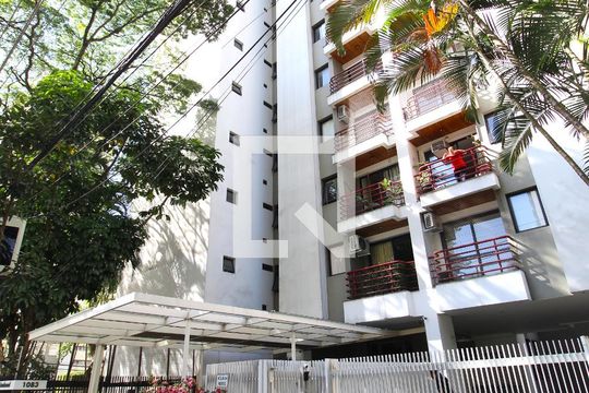 Fachada do Prédio de apartamento para alugar com 1 quarto, 35m² em Moema, São Paulo