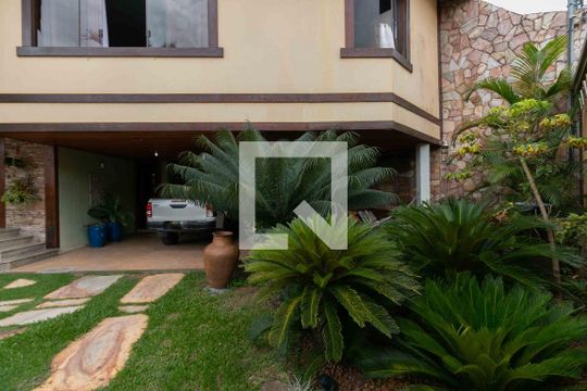 Área Externa de casa de condomínio para alugar com 5 quartos, 800m² em Planalto, Belo Horizonte