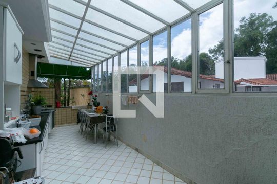Cozinha externa de casa de condomínio para alugar com 5 quartos, 800m² em Planalto, Belo Horizonte