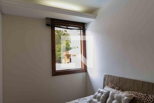 Quarto de casa de condomínio para alugar com 5 quartos, 800m² em Planalto, Belo Horizonte