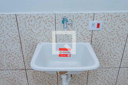 Sala, cozinha e área de serviço de apartamento para alugar com 1 quarto, 40m² em Jardim Maristela, São Paulo