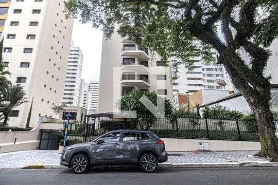 Fachada de apartamento à venda com 3 quartos, 335m² em Aclimação, São Paulo