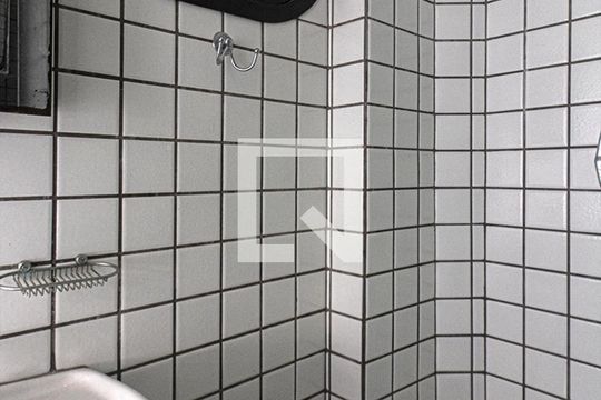 Banheiro de Serviço de apartamento à venda com 3 quartos, 335m² em Aclimação, São Paulo