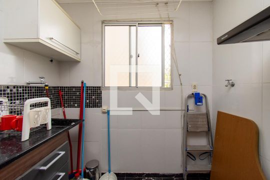 Área de Serviço de apartamento para alugar com 2 quartos, 45m² em Água Chata, Guarulhos