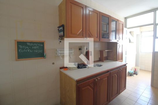 Cozinha de apartamento à venda com 3 quartos, 82m² em Vila Campo Grande, São Paulo
