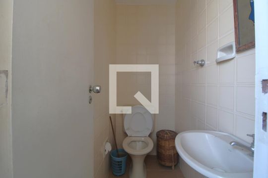 Banheiro de serviço de apartamento à venda com 3 quartos, 82m² em Vila Campo Grande, São Paulo