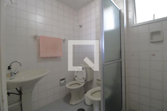 Banheiro comum de apartamento à venda com 3 quartos, 82m² em Vila Campo Grande, São Paulo