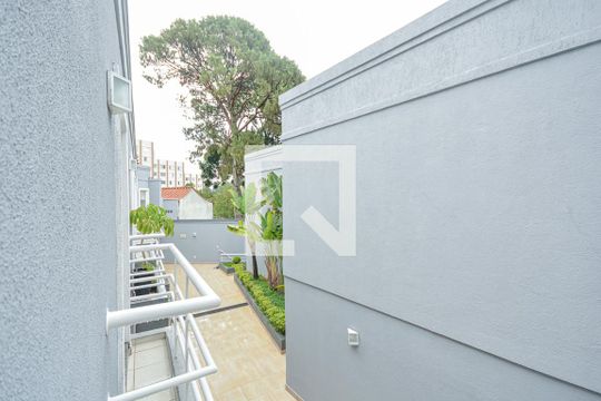 Sacada de casa de condomínio para alugar com 2 quartos, 80m² em Jardim da Campina, São Paulo