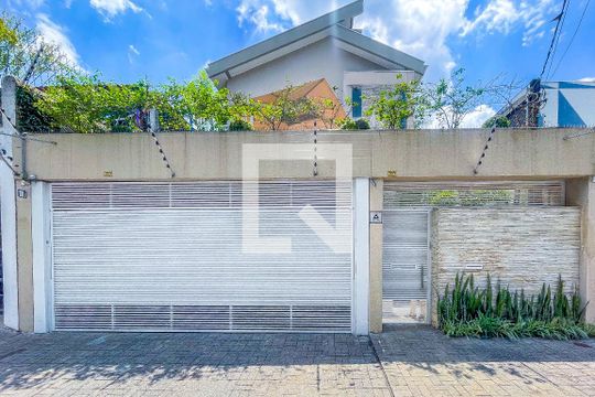 Fachada de casa à venda com 4 quartos, 500m² em Sumaré, São Paulo