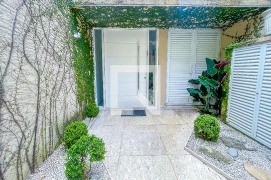 Entrada de casa à venda com 4 quartos, 500m² em Sumaré, São Paulo