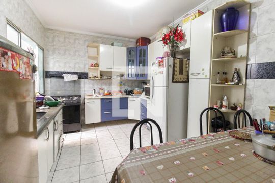 Cozinha de casa à venda com 2 quartos, 150m² em Vila Carmosina, São Paulo