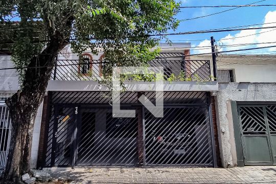 Fachada de casa à venda com 3 quartos, 145m² em Bosque da Saúde, São Paulo