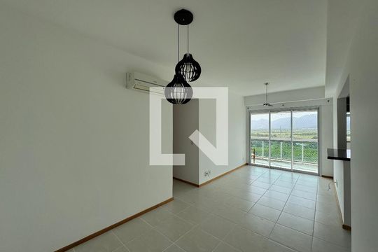 Sala de apartamento à venda com 3 quartos, 84m² em Recreio dos Bandeirantes, Rio de Janeiro
