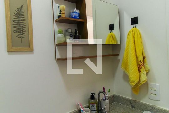 Banheiro de apartamento para alugar com 2 quartos, 43m² em Parque da Mooca, São Paulo