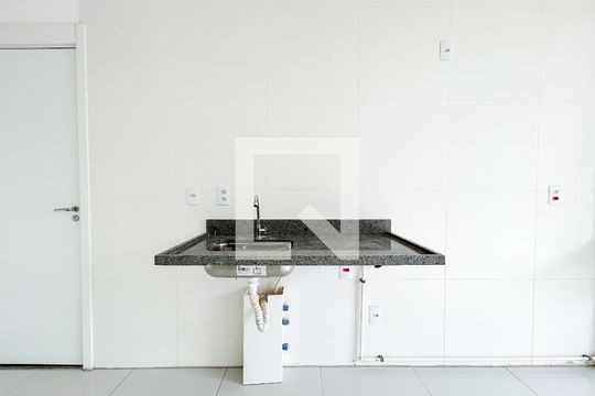 Cozinha de apartamento para alugar com 2 quartos, 40m² em Socorro, São Paulo