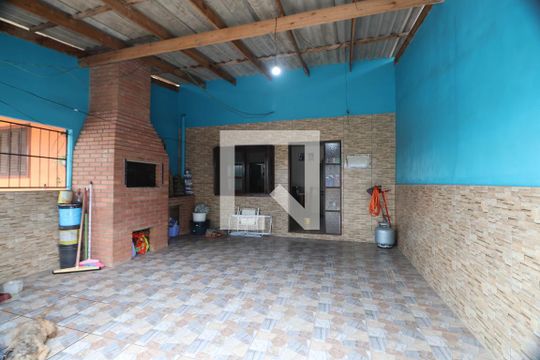 Garagem de casa à venda com 2 quartos, 80m² em Harmonia, Canoas