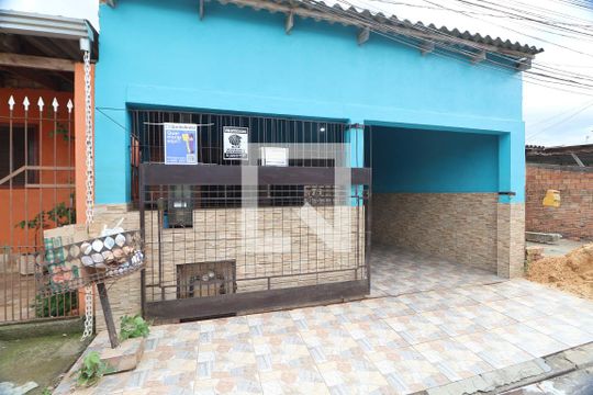 Fachada de casa à venda com 2 quartos, 80m² em Harmonia, Canoas