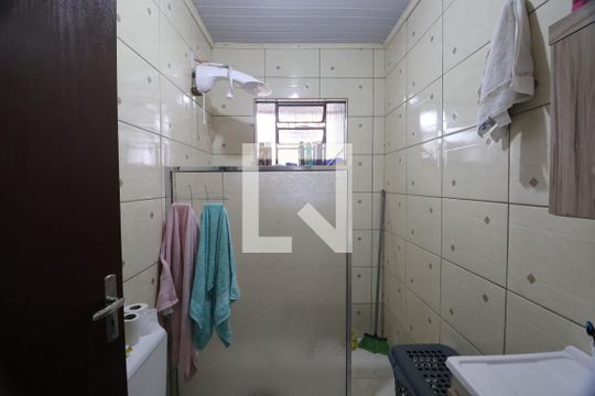 Banheiro de casa à venda com 2 quartos, 80m² em Harmonia, Canoas