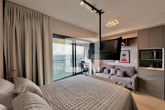 Quarto de kitnet/studio para alugar com 1 quarto, 27m² em Santo Amaro, São Paulo