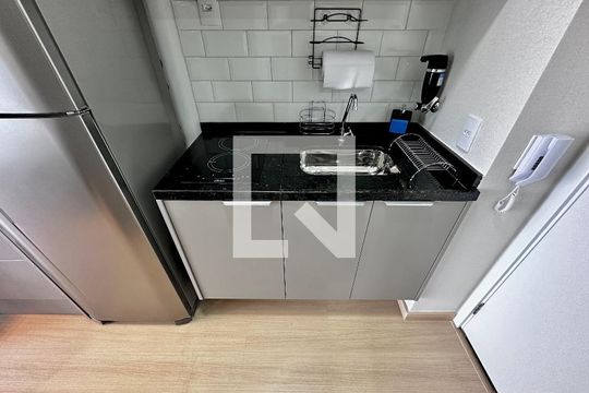 Cozinha de kitnet/studio para alugar com 1 quarto, 27m² em Santo Amaro, São Paulo