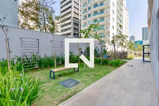 Área comum de kitnet/studio para alugar com 1 quarto, 27m² em Santo Amaro, São Paulo