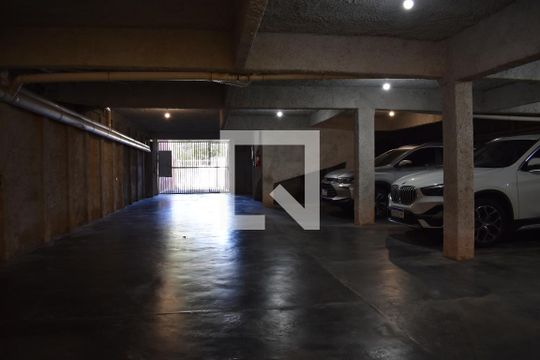 Garagem de apartamento para alugar com 2 quartos, 100m² em Pilarzinho, Curitiba