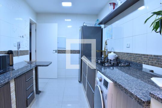Cozinha de apartamento para alugar com 2 quartos, 100m² em Pilarzinho, Curitiba