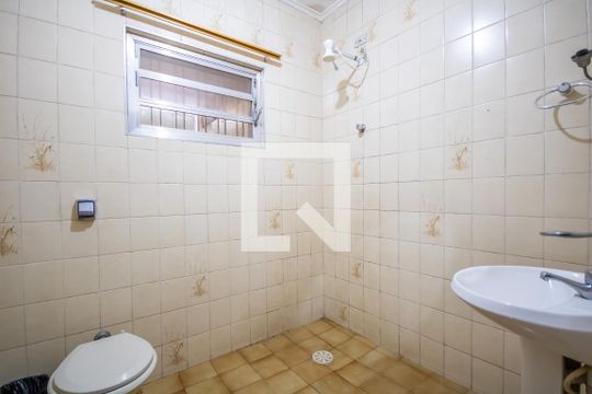 Banheiro 2 de casa à venda com 5 quartos, 274m² em Centro, Osasco