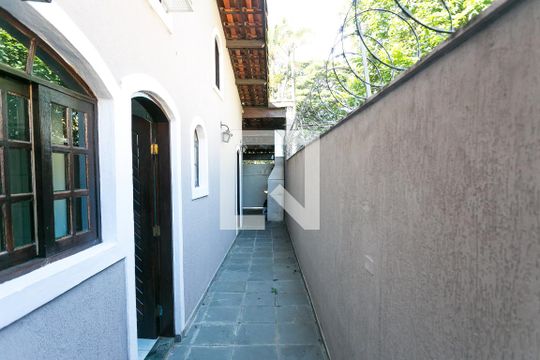 Corredor de casa à venda com 3 quartos, 115m² em Parque Monte Alegre, Taboão da Serra