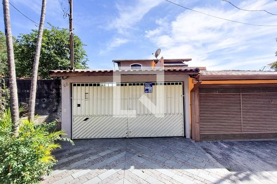 Fachada de casa à venda com 3 quartos, 115m² em Parque Monte Alegre, Taboão da Serra