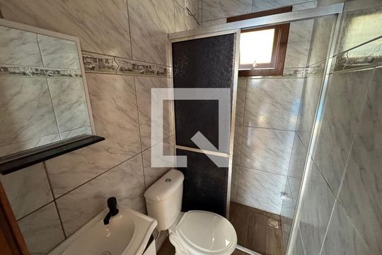 banheiro de apartamento para alugar com 1 quarto, 30m² em Vicentina, São Leopoldo