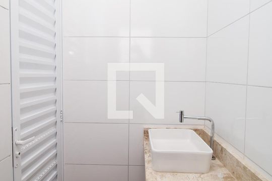Banheiro da Suíte de apartamento para alugar com 1 quarto, 30m² em Vila Nova Cachoeirinha, São Paulo