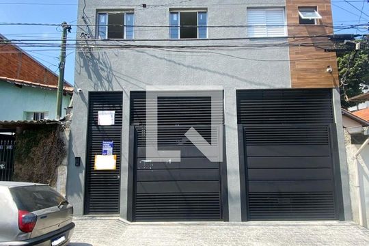 Fachada com plaquinha de apartamento para alugar com 1 quarto, 30m² em Vila Nova Cachoeirinha, São Paulo