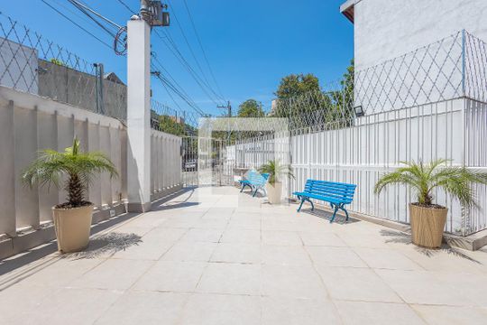 Entrada de apartamento à venda com 2 quartos, 101m² em Pinheiros, São Paulo