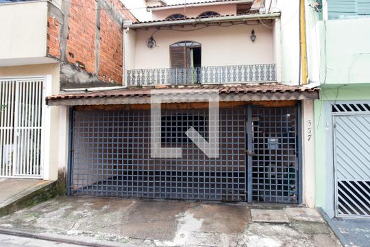 Fachada de casa à venda com 4 quartos, 185m² em Recanto das Rosas, Osasco