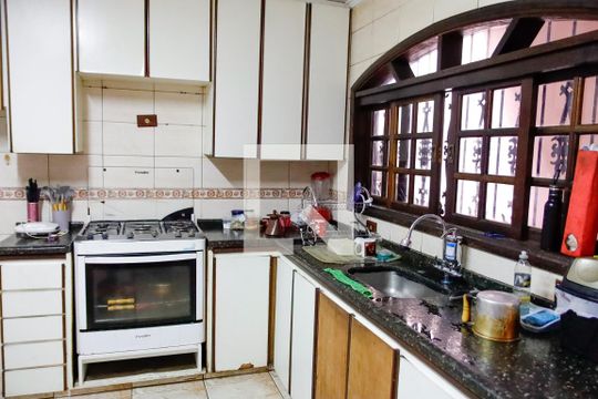 Cozinha de casa à venda com 4 quartos, 185m² em Recanto das Rosas, Osasco
