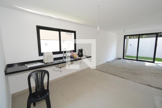 Cozinha de casa de condomínio à venda com 4 quartos, 350m² em Jardim Prudência, São Paulo