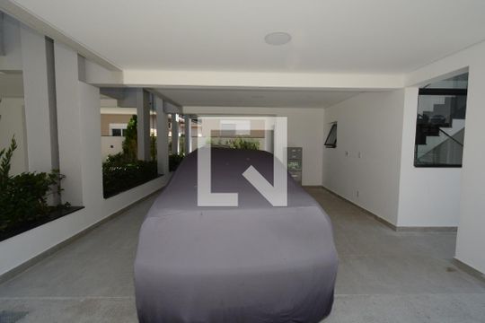 Garagem de casa de condomínio à venda com 4 quartos, 350m² em Jardim Prudência, São Paulo